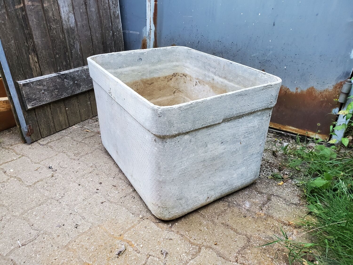Fiber cement planter 1960/70