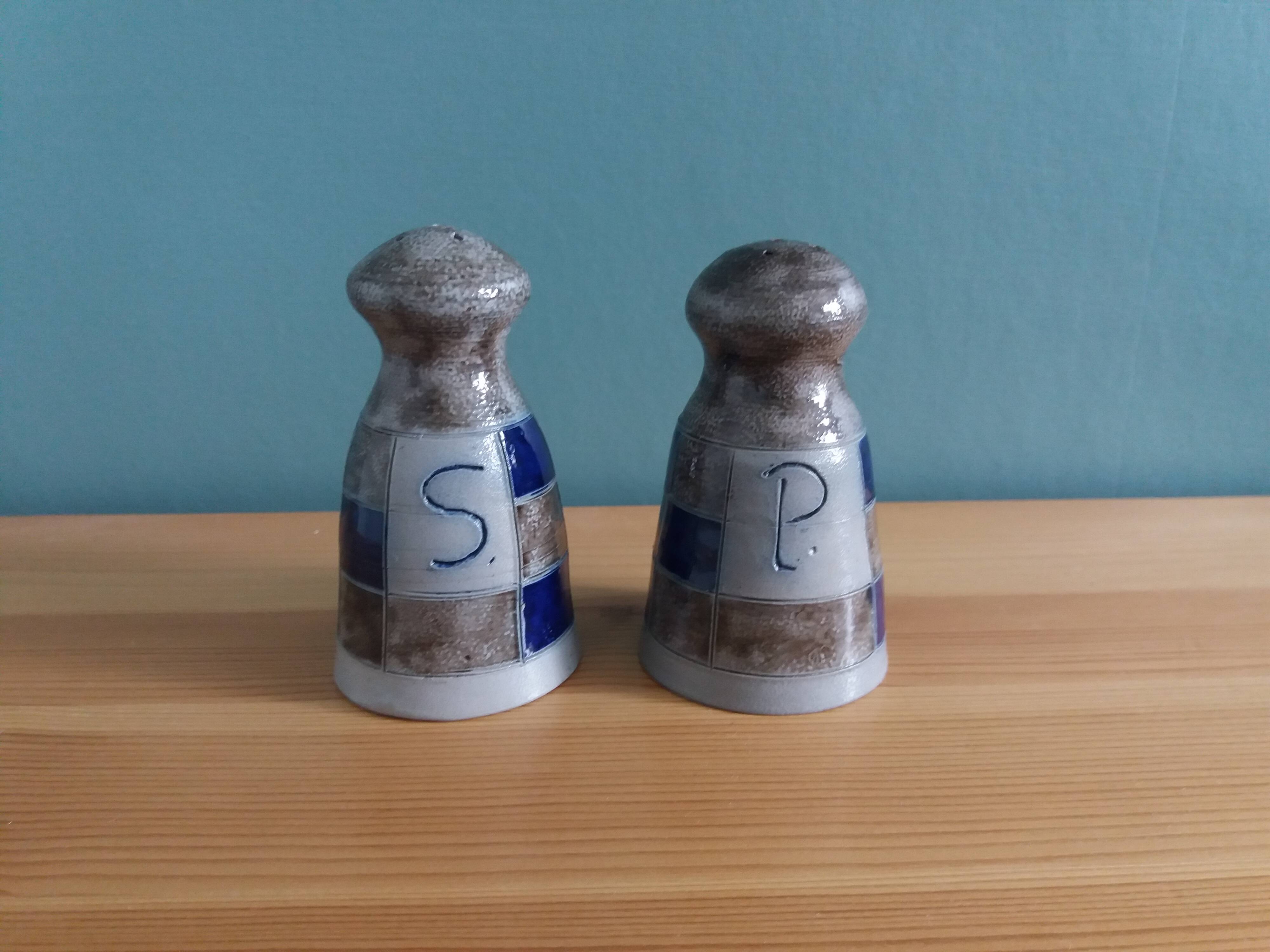 Salt and pepper shakers in Alsace stoneware