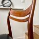 Chaise scandinave en teck et skaï noir