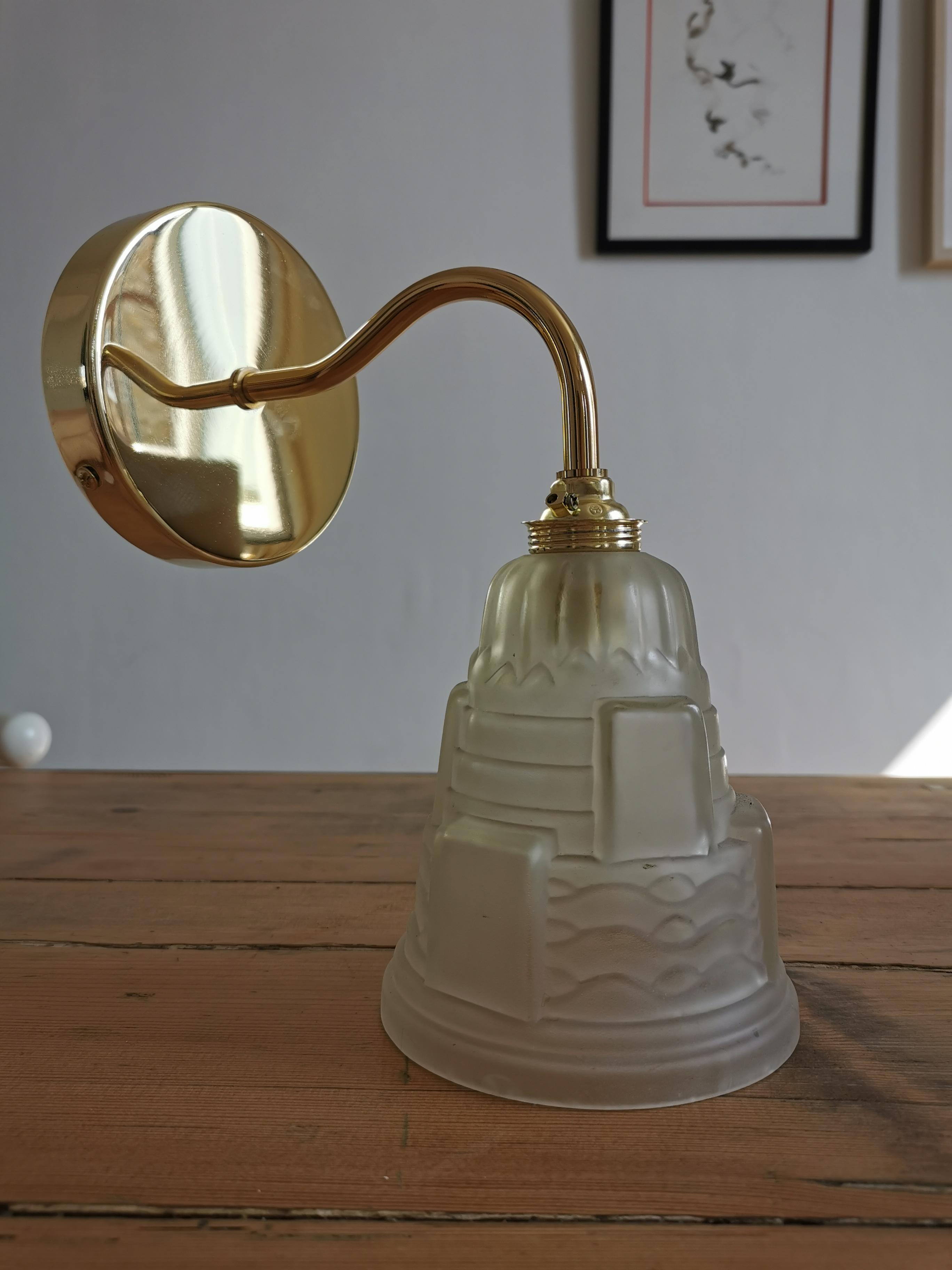 Vintage globe wall lamp in frosted glass