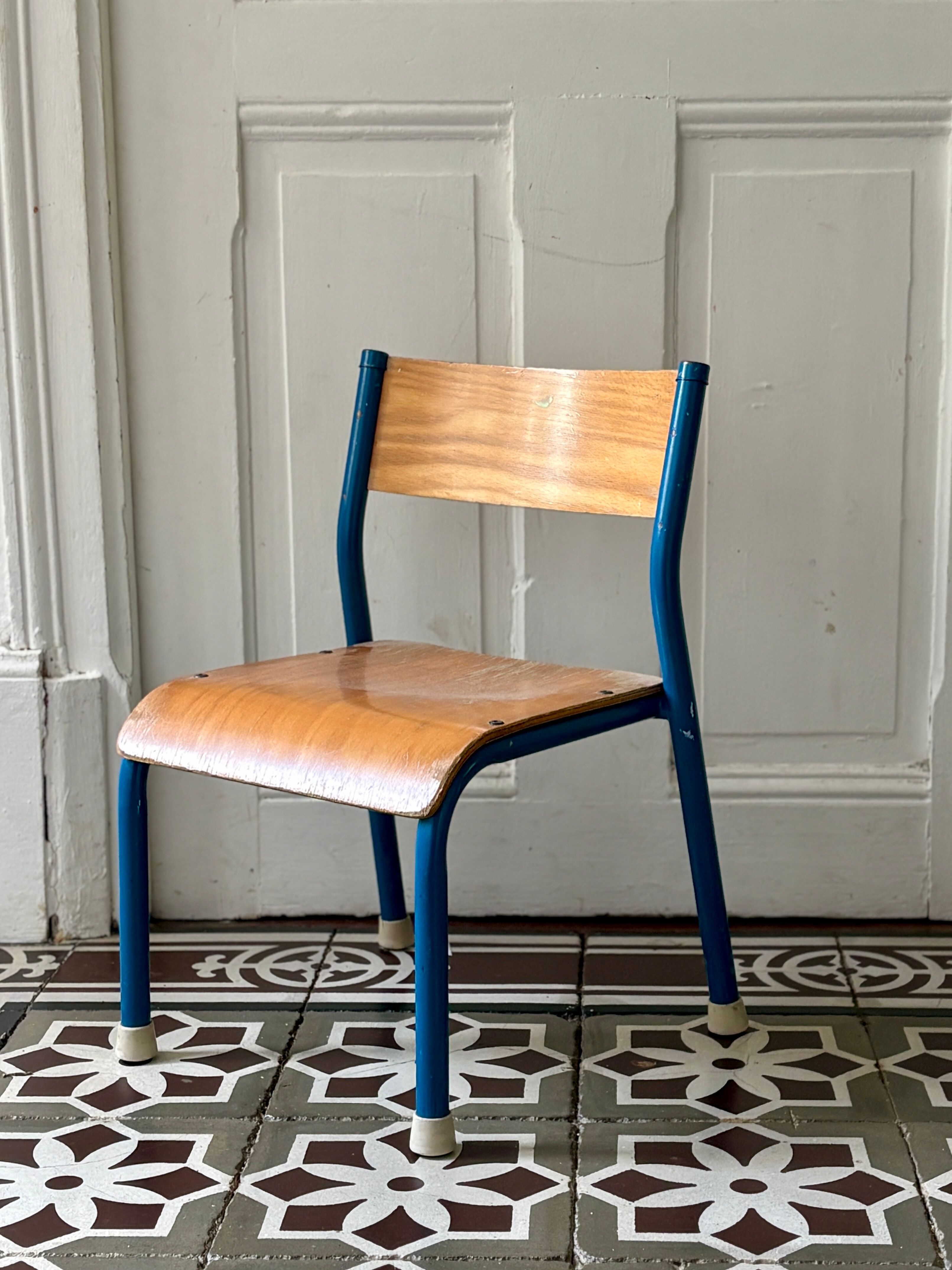 Old school chair for children