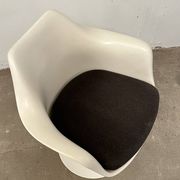 4 Tulip chairs by Eero Saarinen for Knoll
