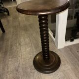 Pedestal table