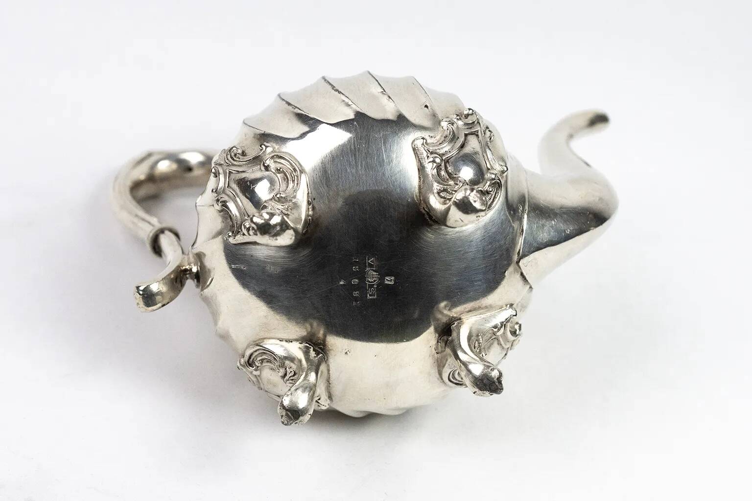 Silver-plated metal verseuse with twisted ribs – Victor Saglier, Paris, late 19th century.