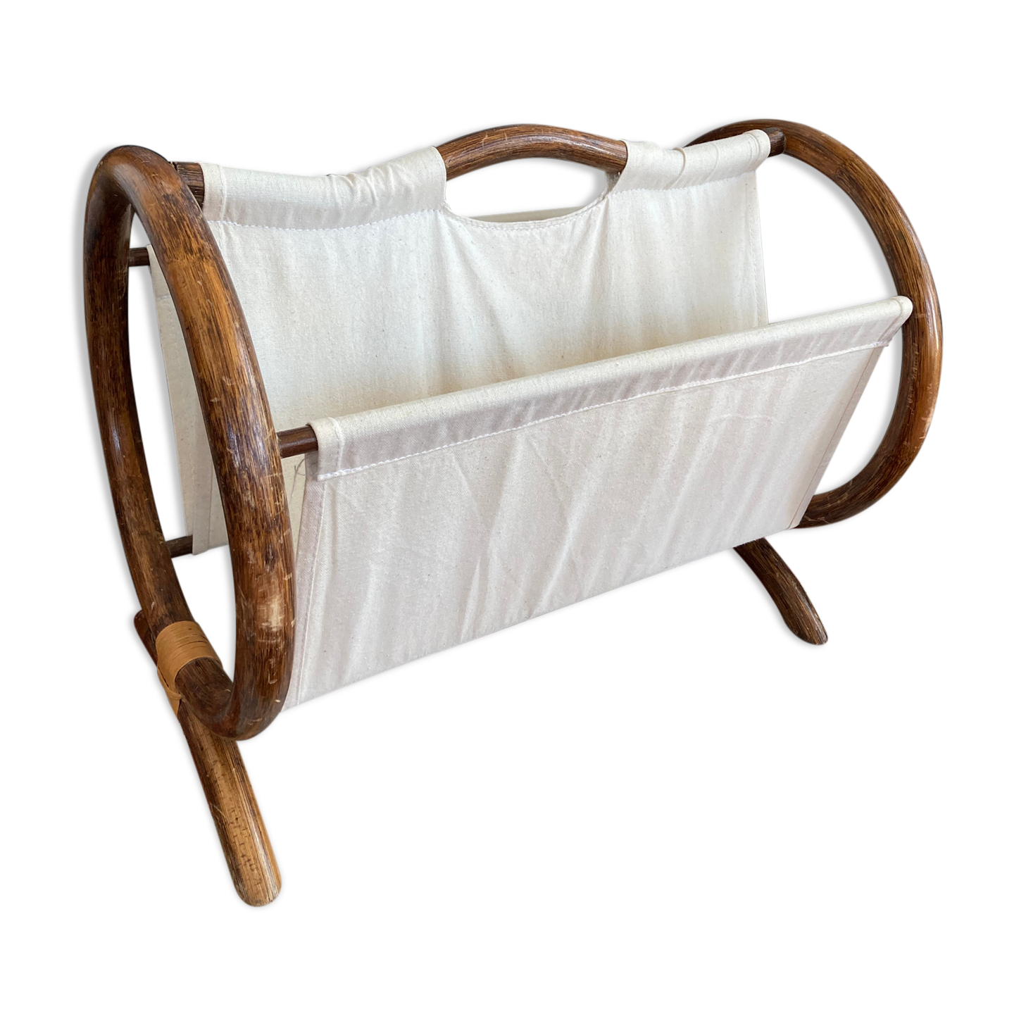 Porte revue en toile et bois