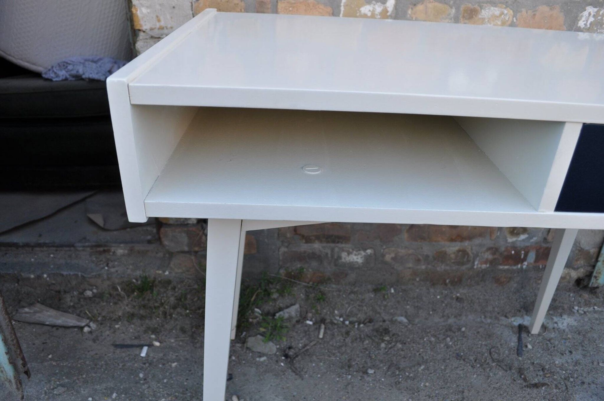 Mid-Century desk/console in dark blue and beige painted wood – Hungarian design from the 1960s.