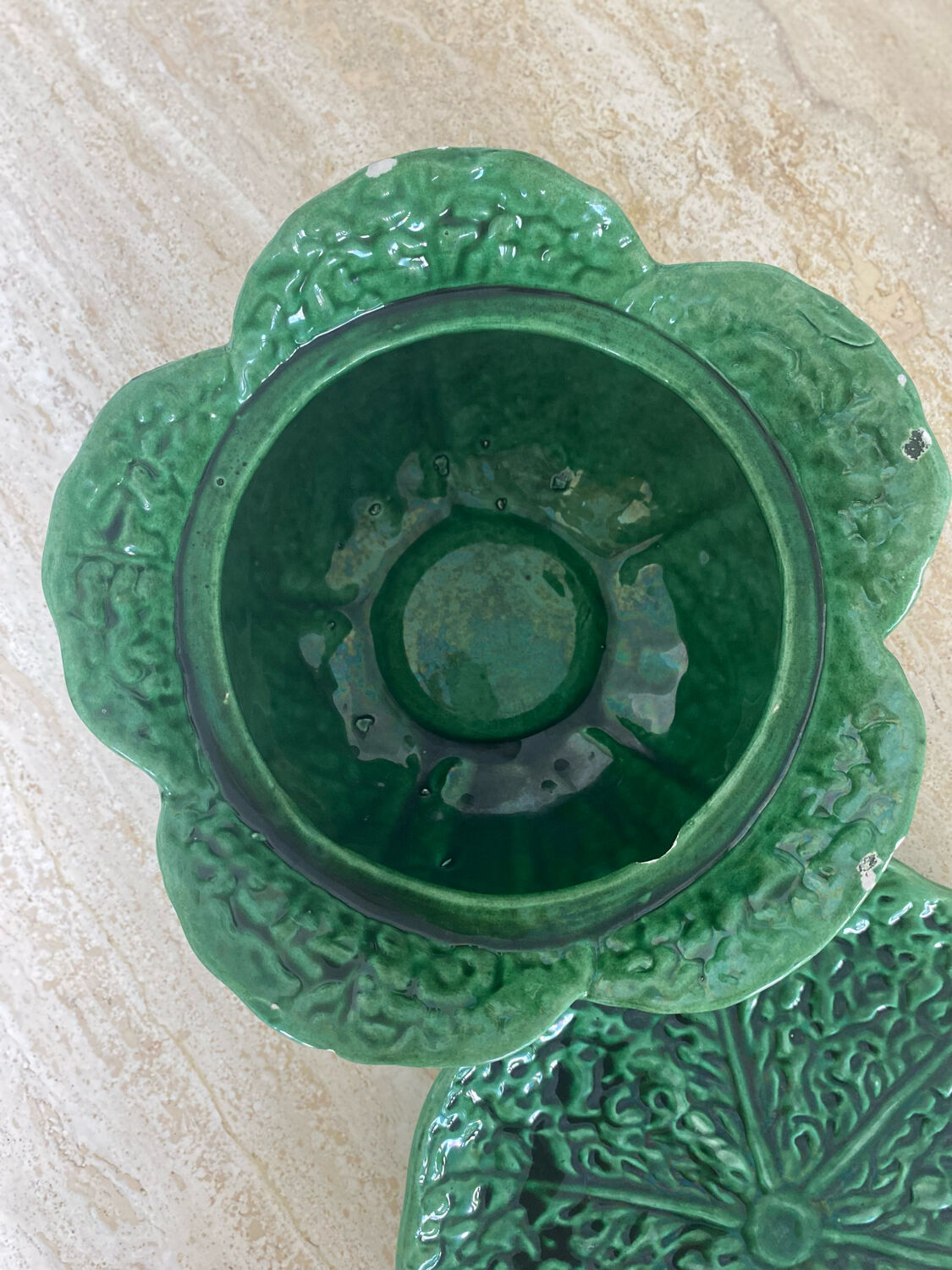 Slurry tureen and its tray