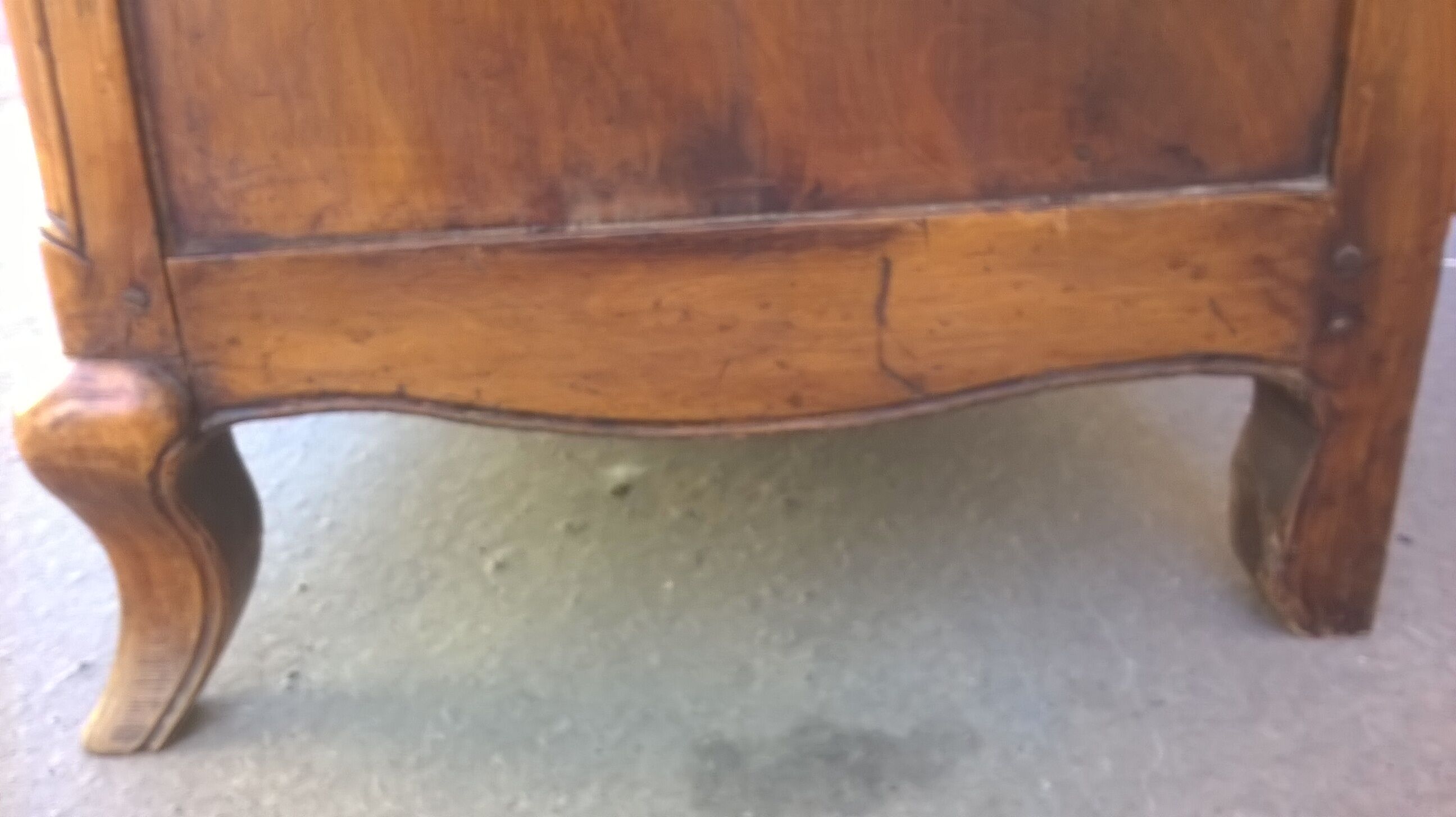 Louis XV dresser
