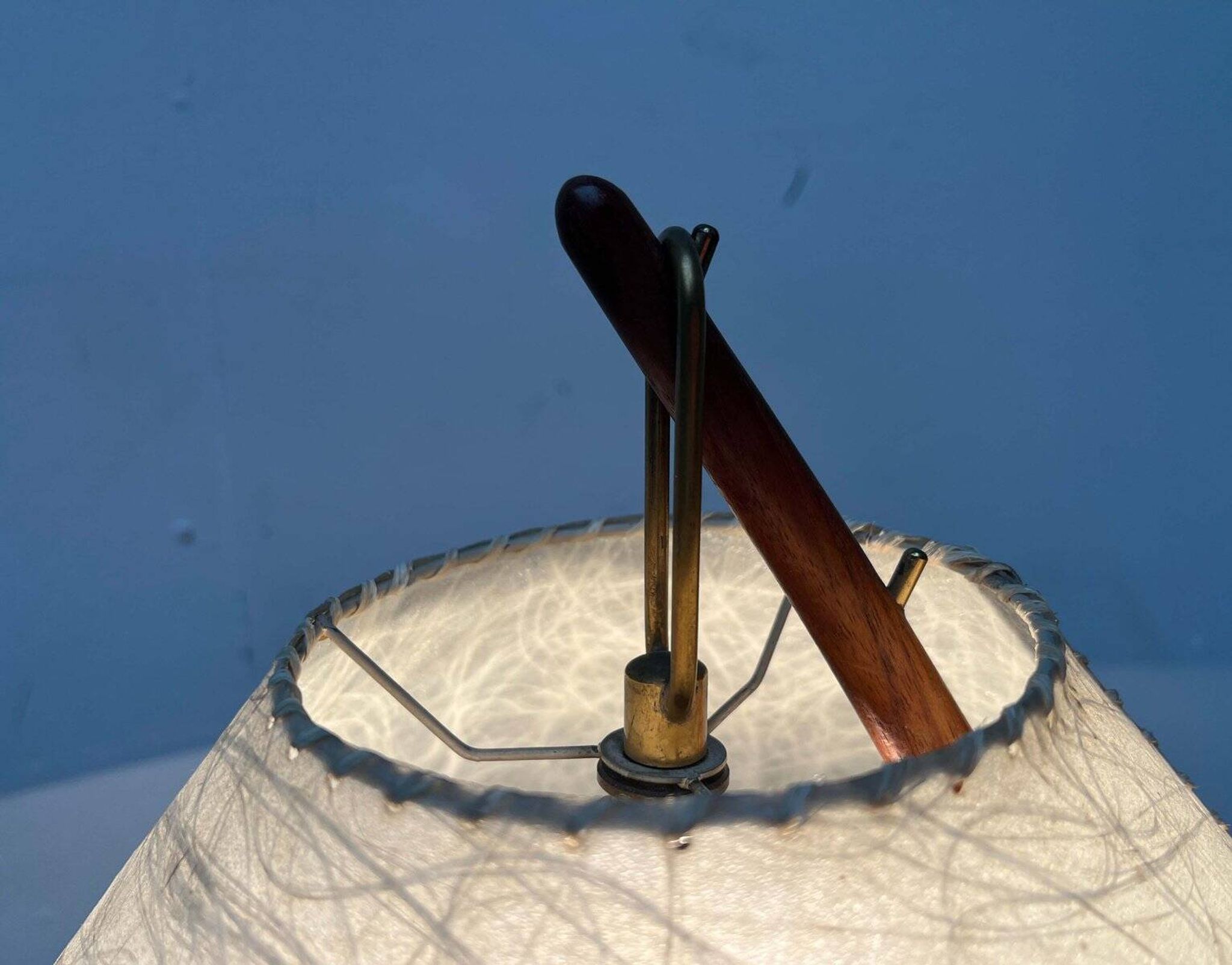 Dornstab table lamp in modern teak from the mid-century by A. Pöll for Kalmar, Vienna, 1950s.