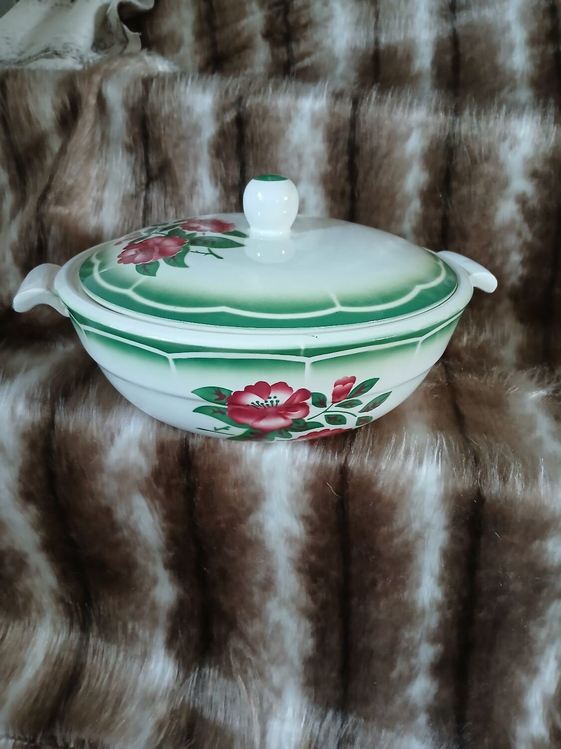 Antique soup tureen from Digoin and Sarreguemines