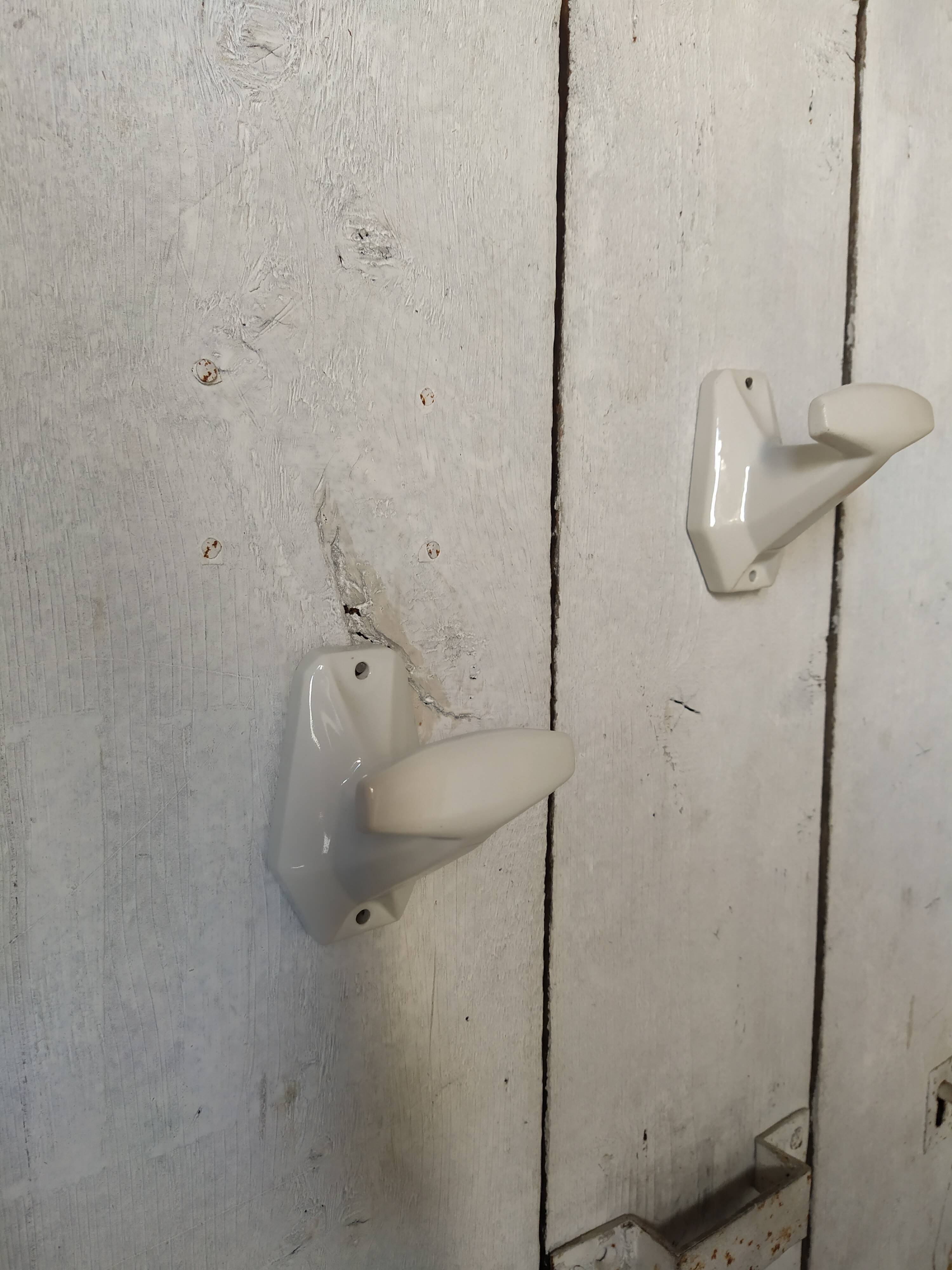 Patères en porcelaine