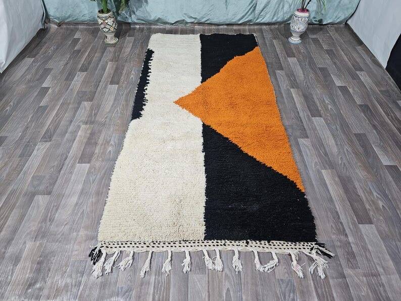 Handmade pure wool rug, traditional size 100 x 200 cm.