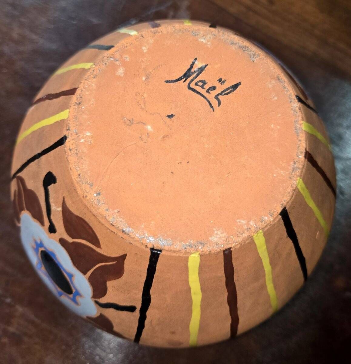 Mael: round ceramic vase from the Art Nouveau period with painted decoration.