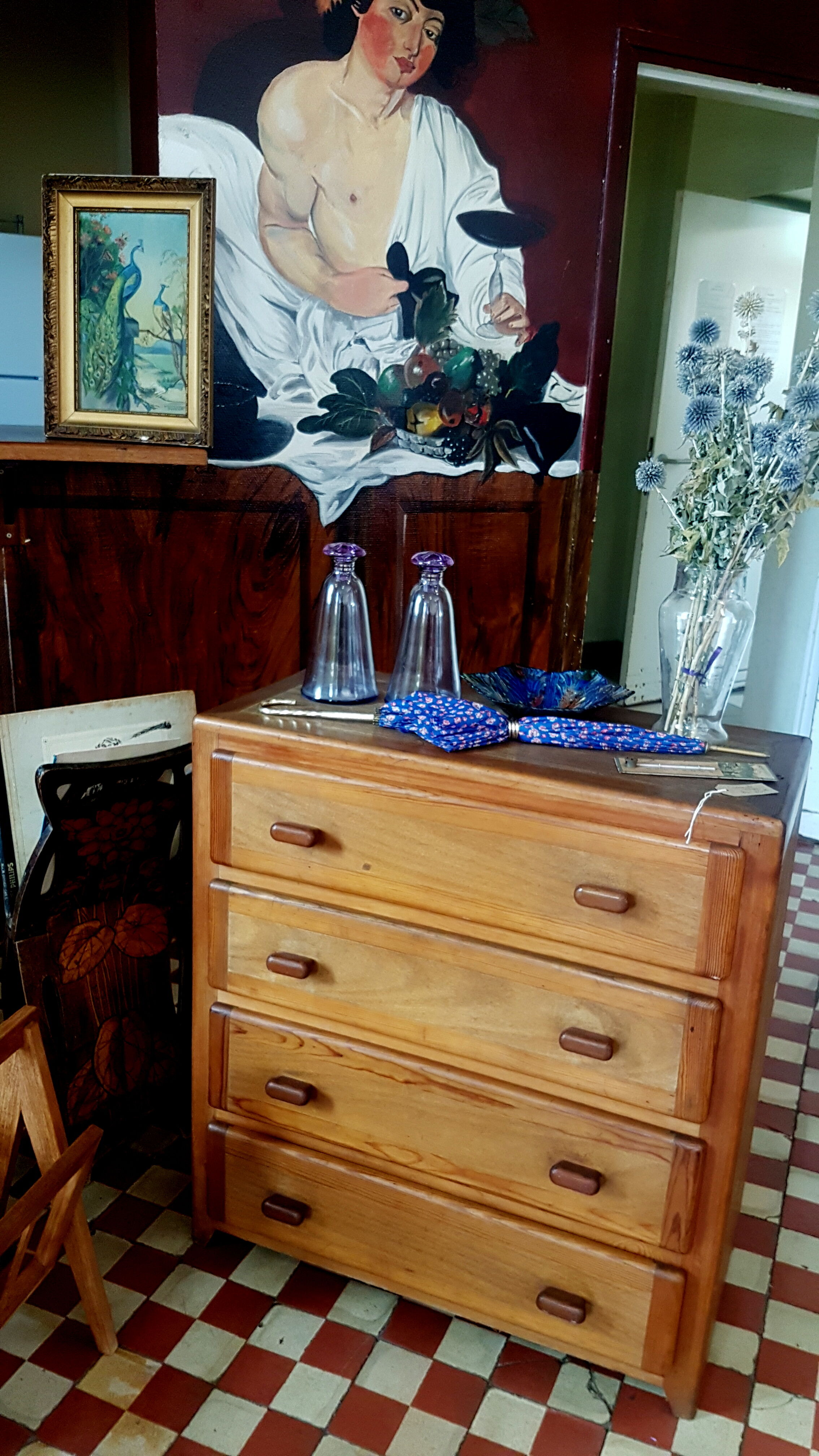 Vintage chest of drawers retro look