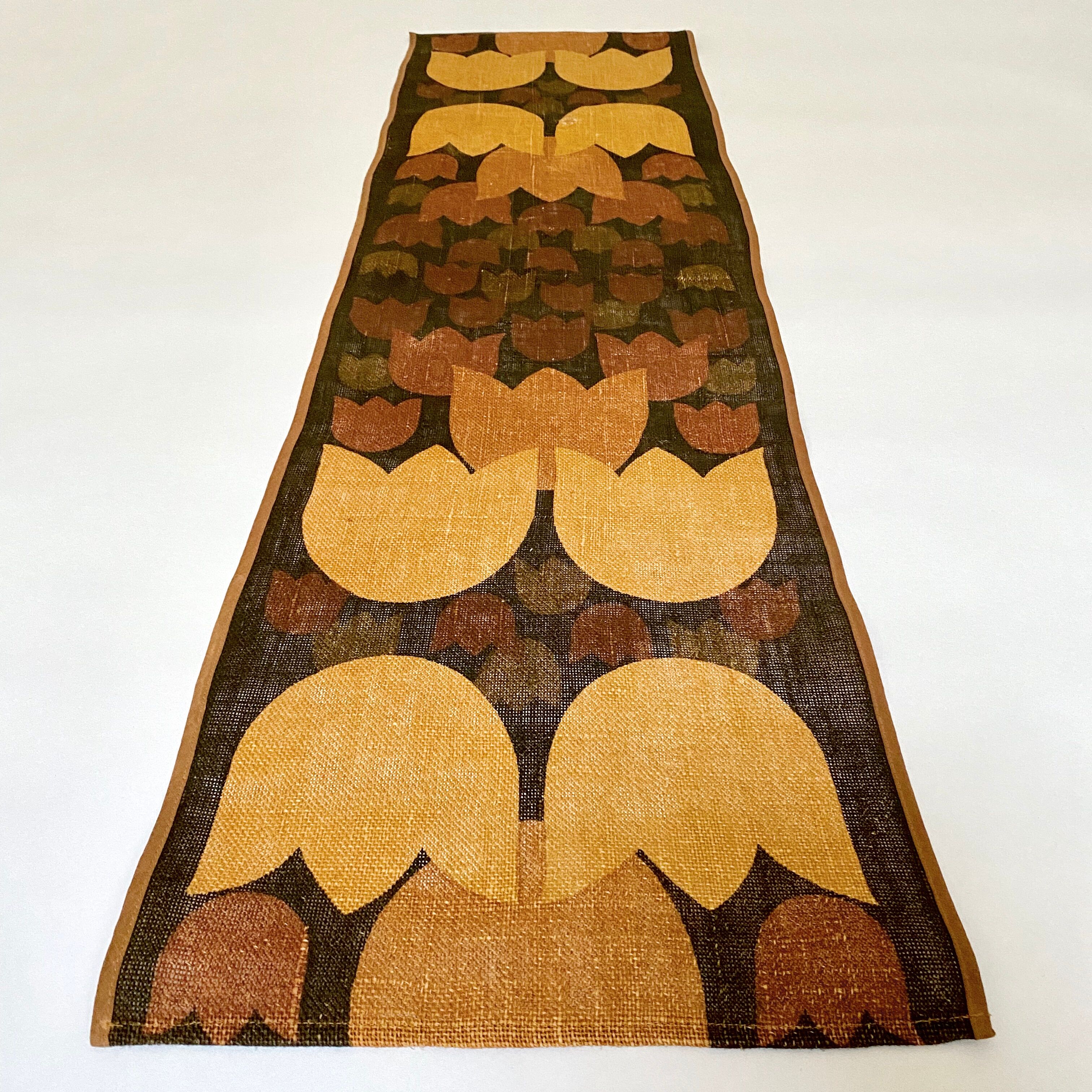 Vintage Scandinavian table runner 70