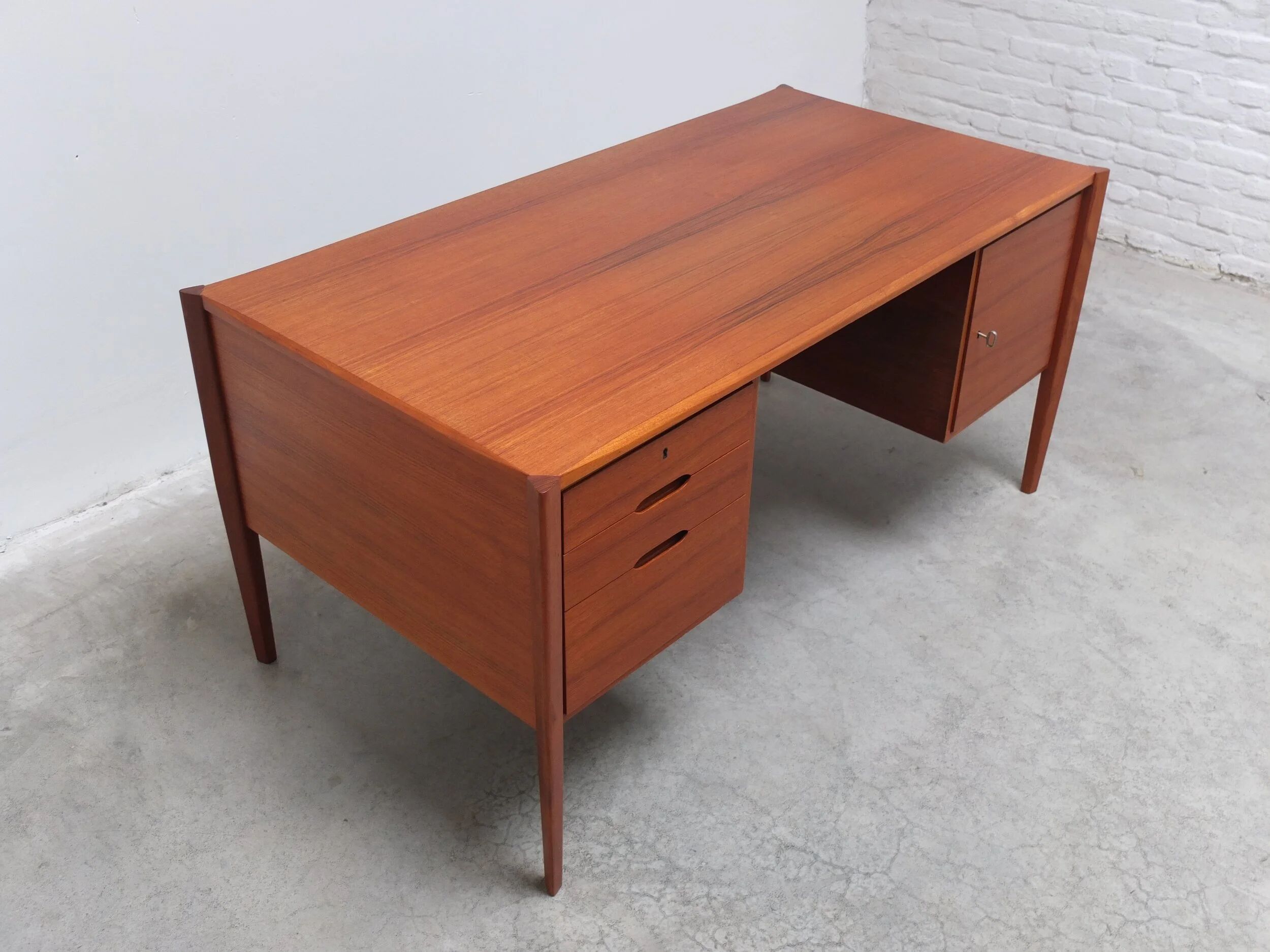 Freestanding desk with Bookshelf by Wilhelm Renz, 1960s