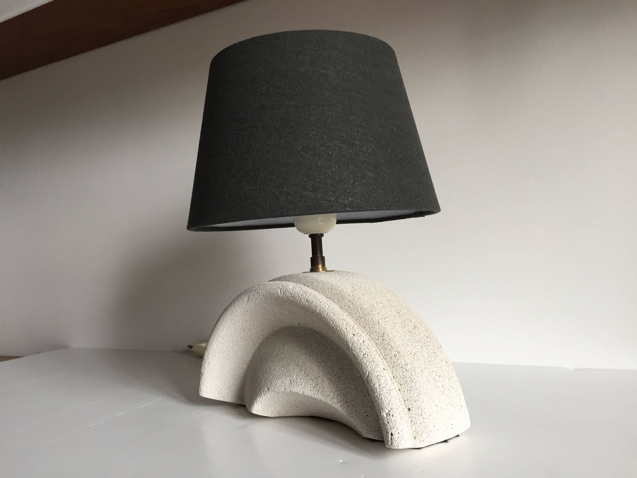 Lampe béton cellulaire façon Albert Tormos