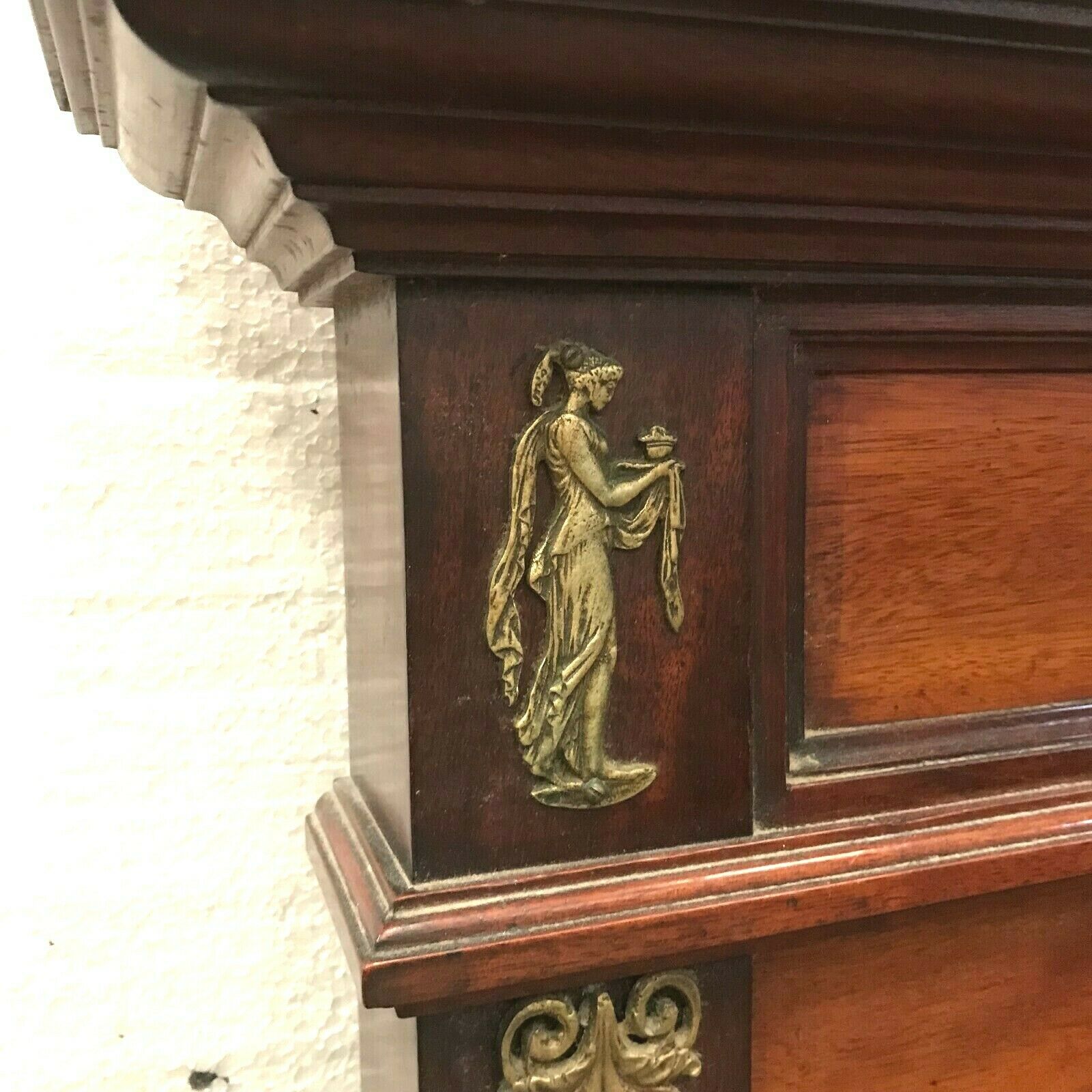 Napoleon period bed in mahogany and veneer XIX century