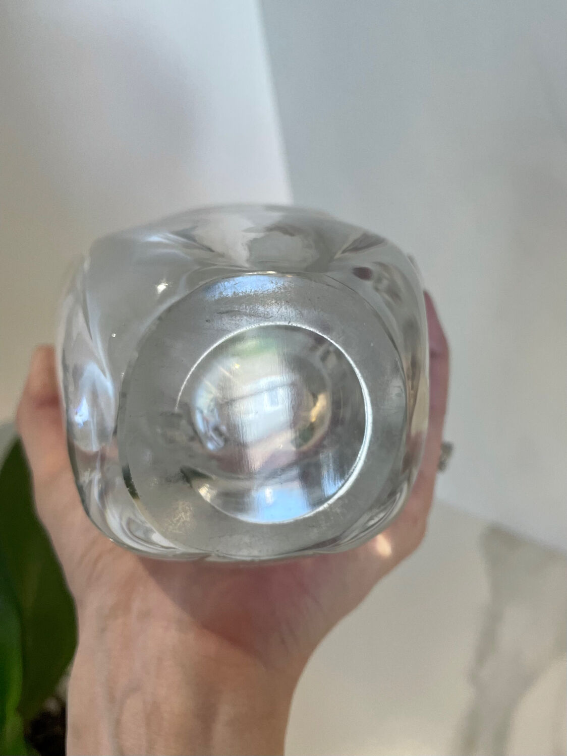 Asymmetrical crystal vase by Schneider from the 1960s - 1970s.