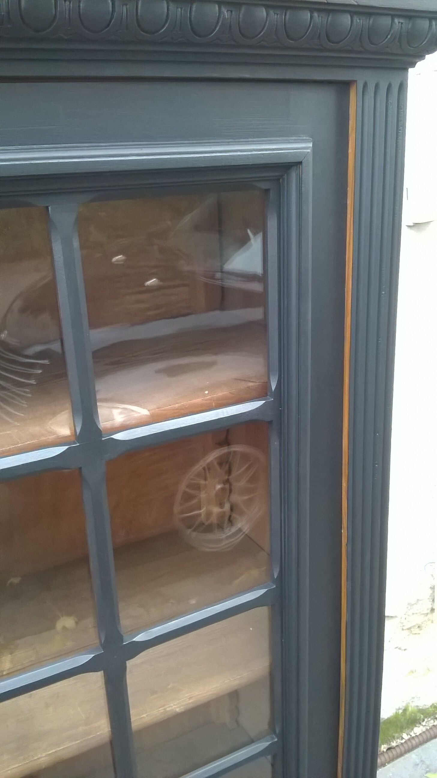 Parisian showcase cabinet