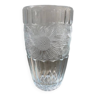 Transparent glass flower vase