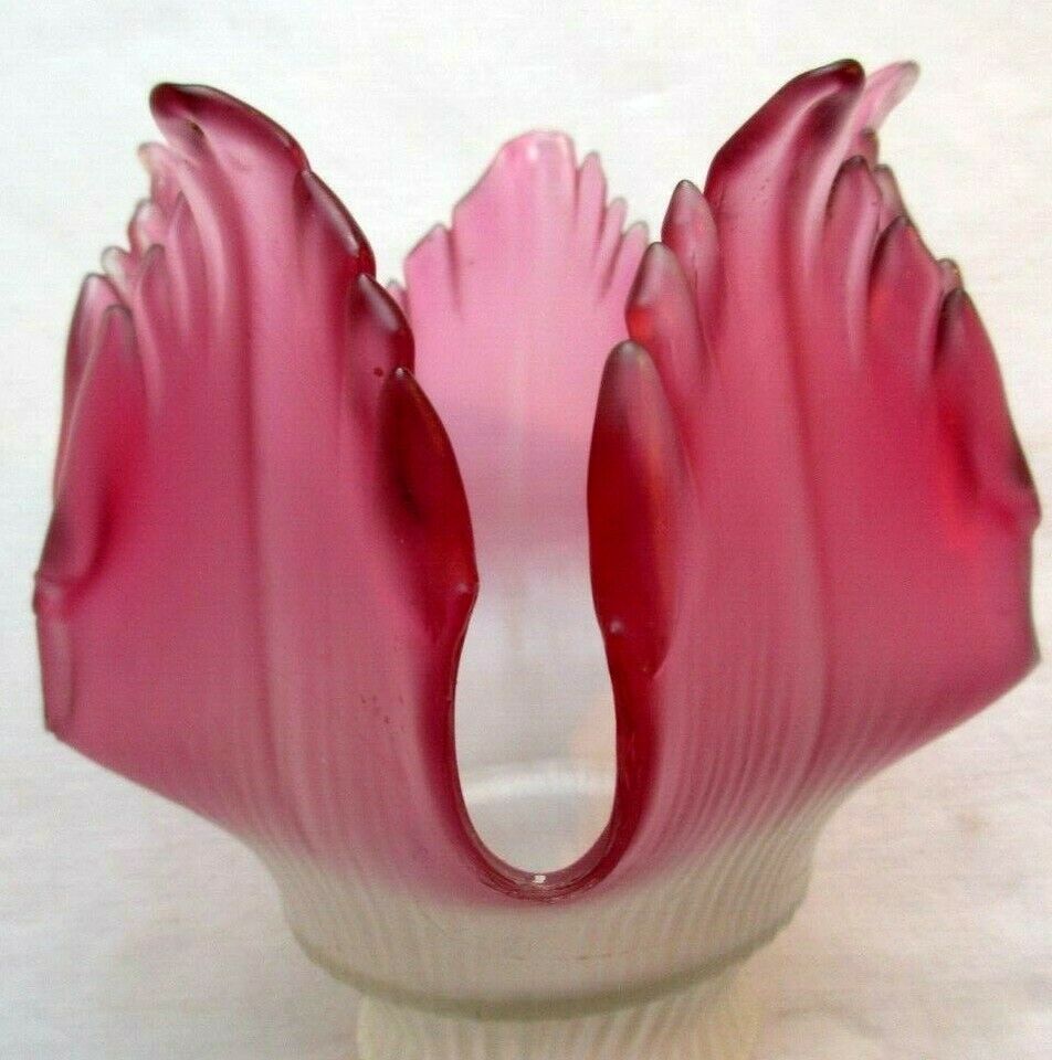 Art Deco Nouveau lamp tulip, pink glass flower, 5 ribbed petals raised