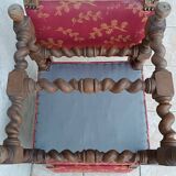 Paire de chaises Louis XIII en noyer