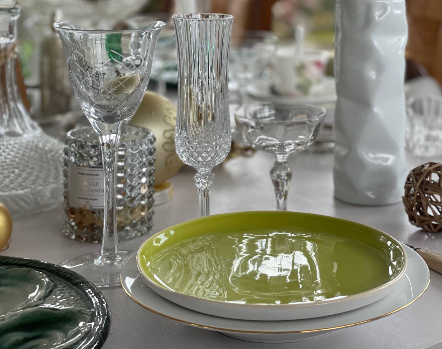 6 glazed ceramic dessert plates