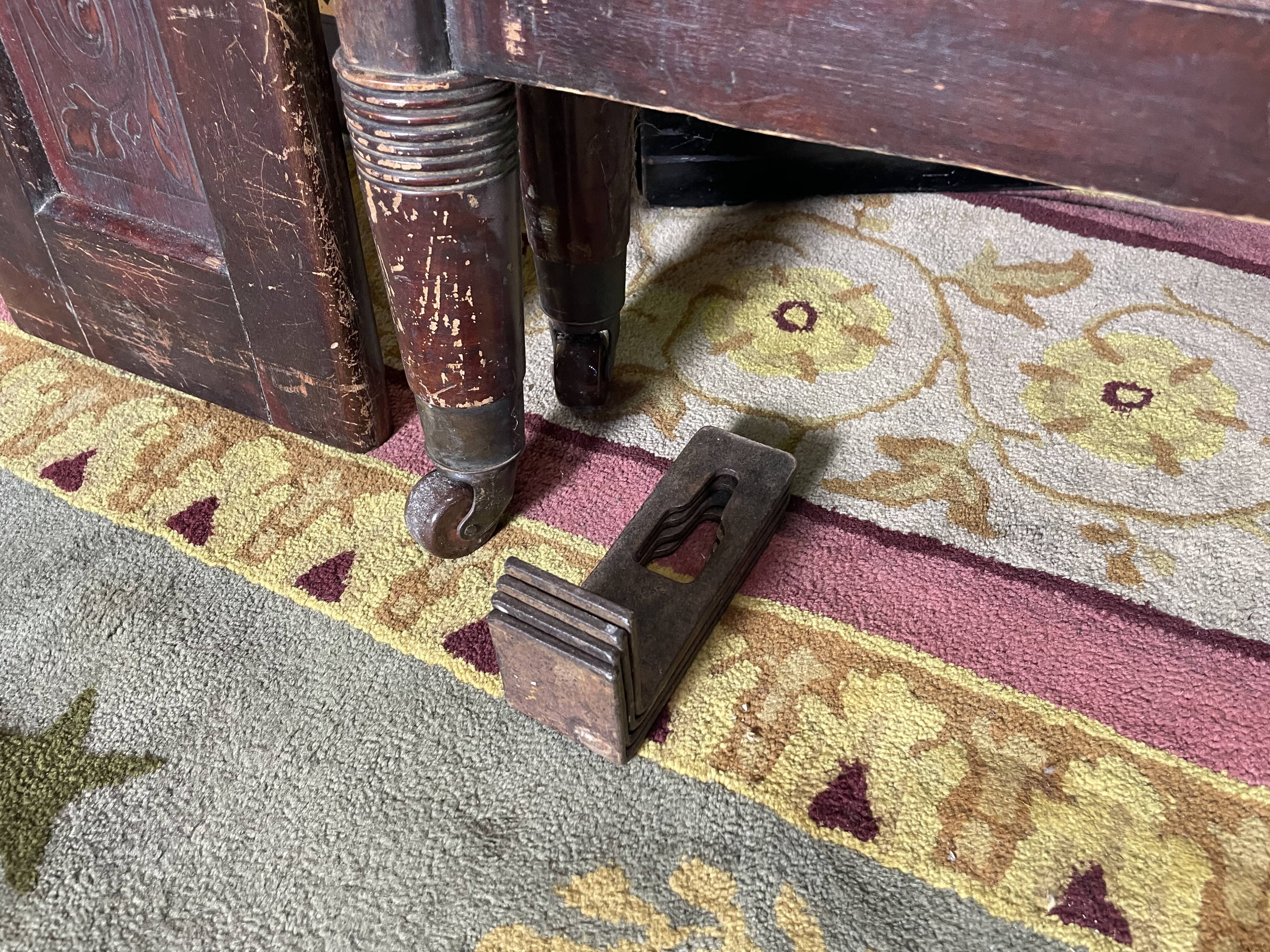 Curved wood bed kohn 1904