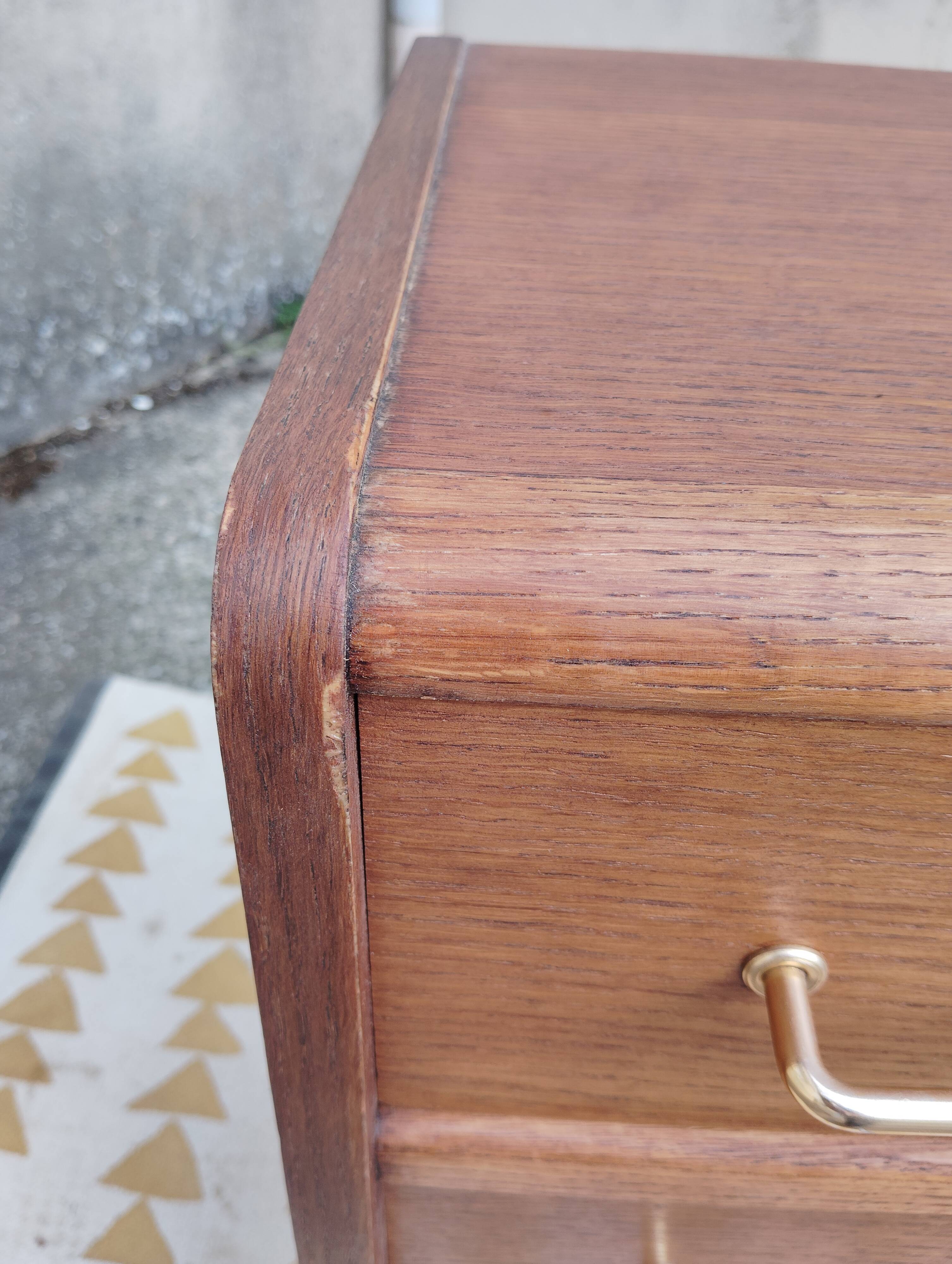 Small vintage chest of drawers