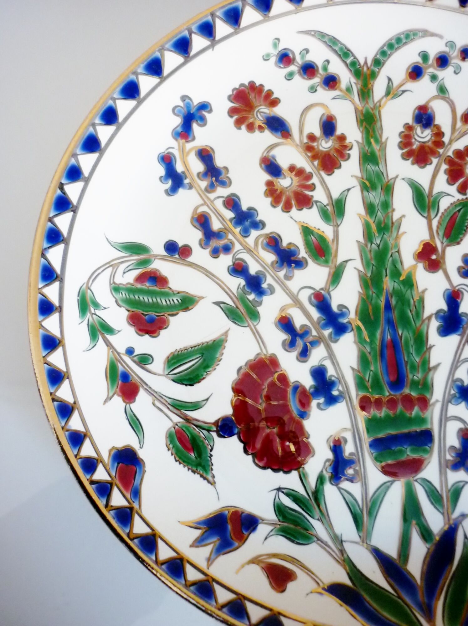 Enamelled plate Keramik decoration of ibiscus, cloisonné enamels, thick, Rhodes Greece
