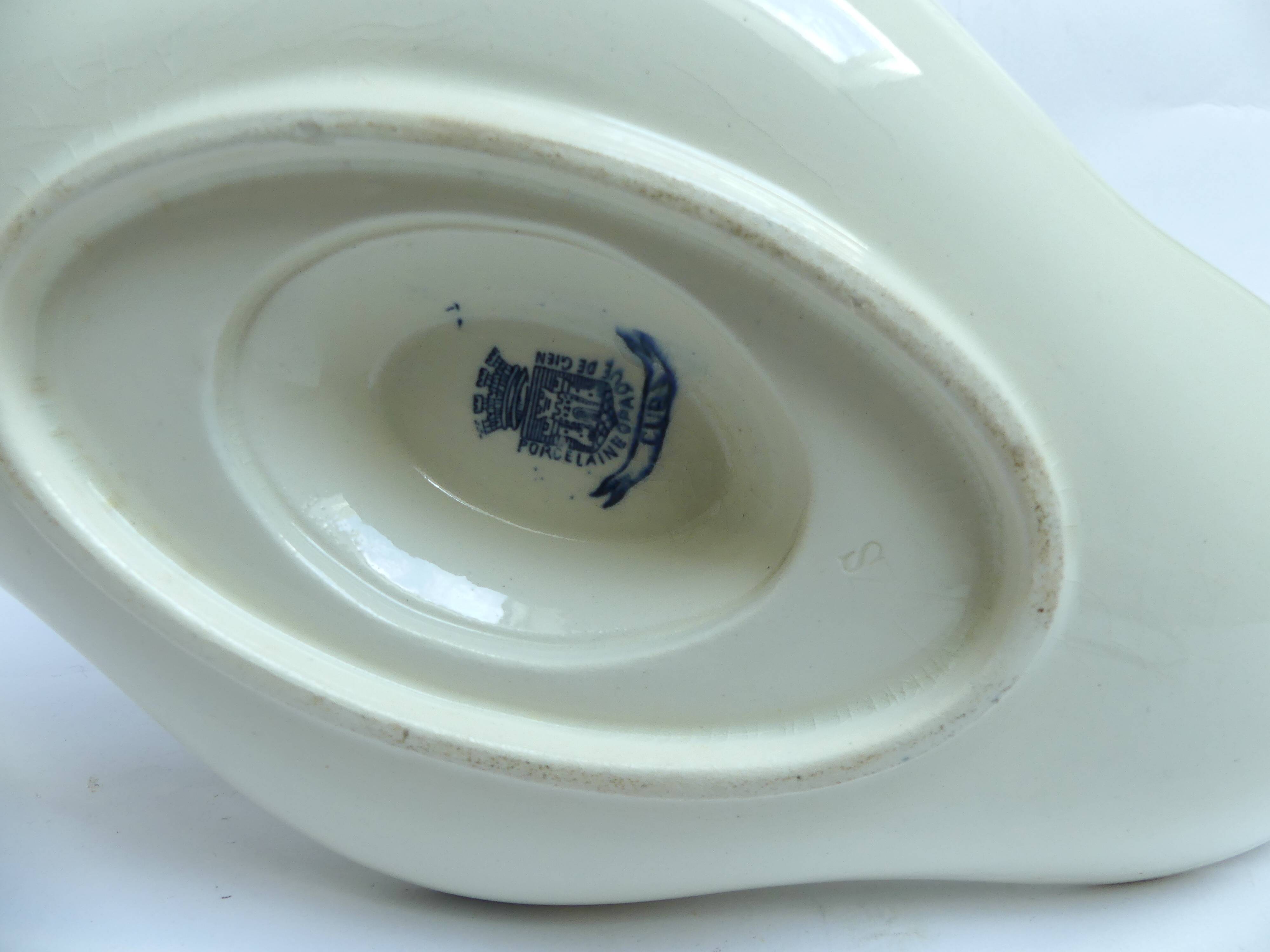 Gien large gravy boat in opaque porcelain