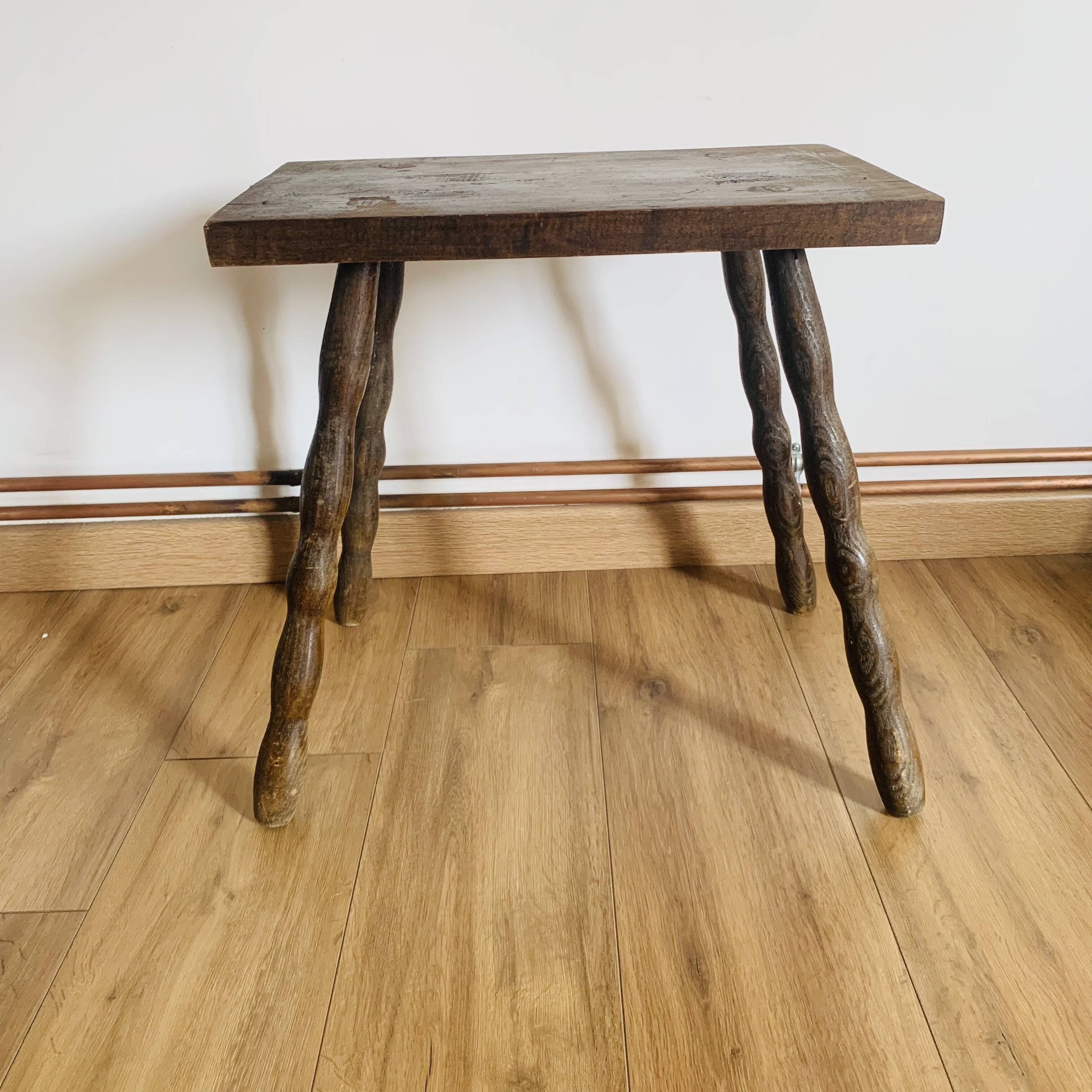 Ancienne table basse d’appoint