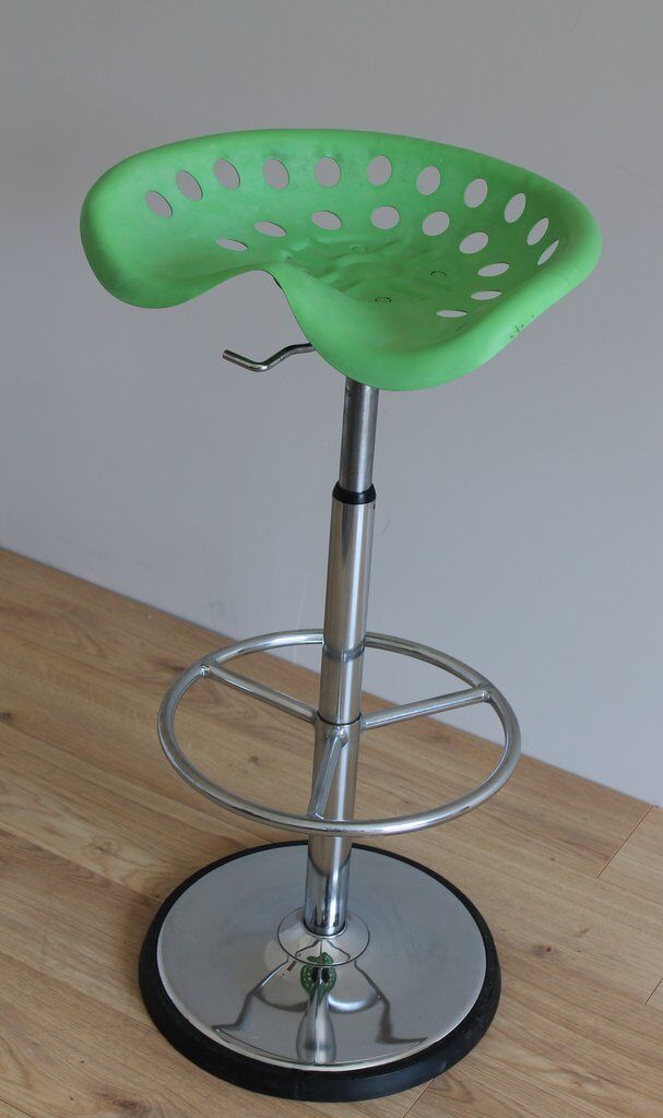 Mirima 70s green stool