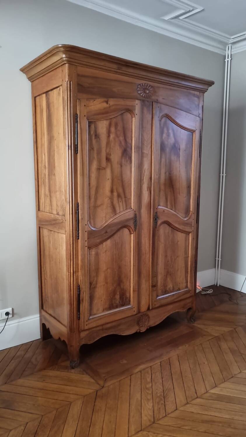 Armoire en noyer XIXeme siècle