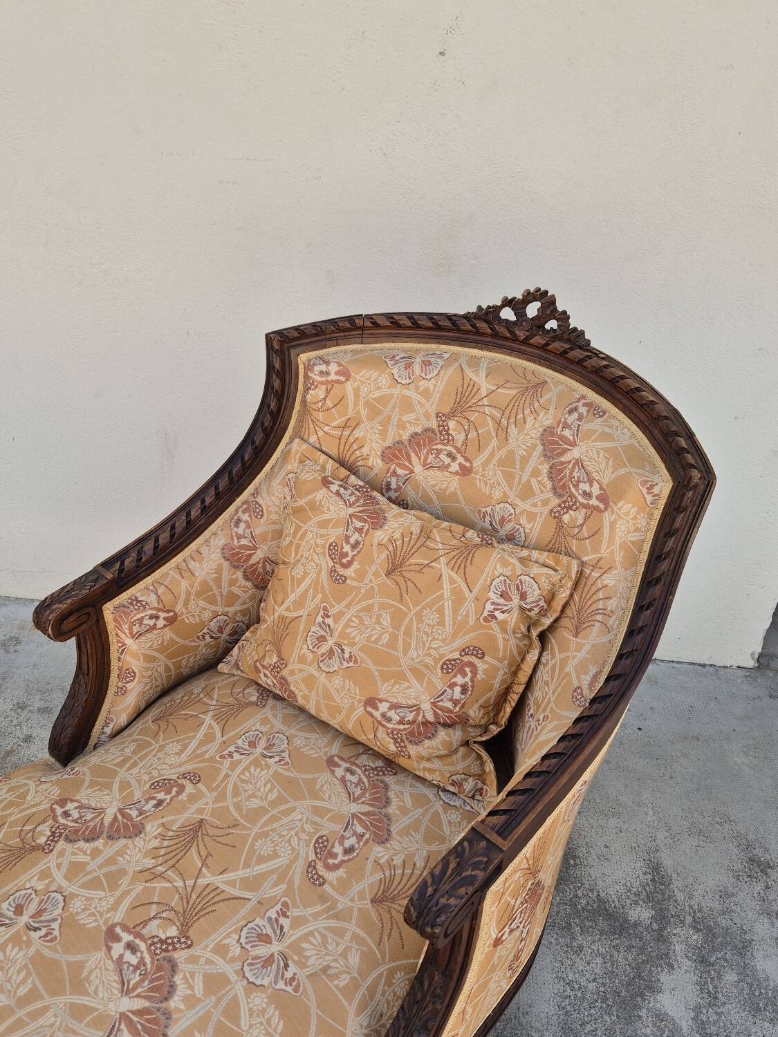 Chaise longue decorated with butterflies in Louis XVI style from the Napoleon III period