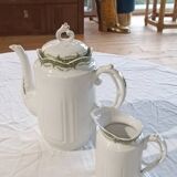 Cafetière et pot a lait en porcelaine de Limoges France, début XXe s