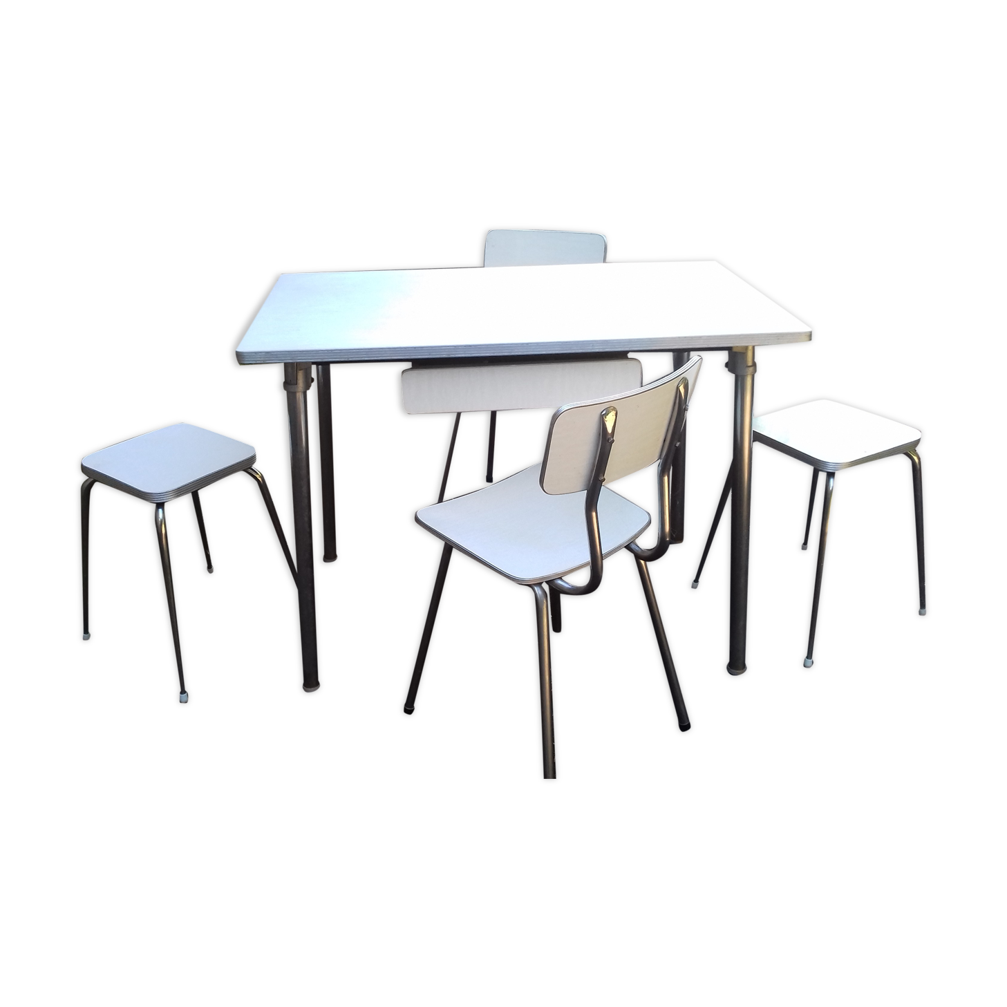 Table, chairs and stools formica