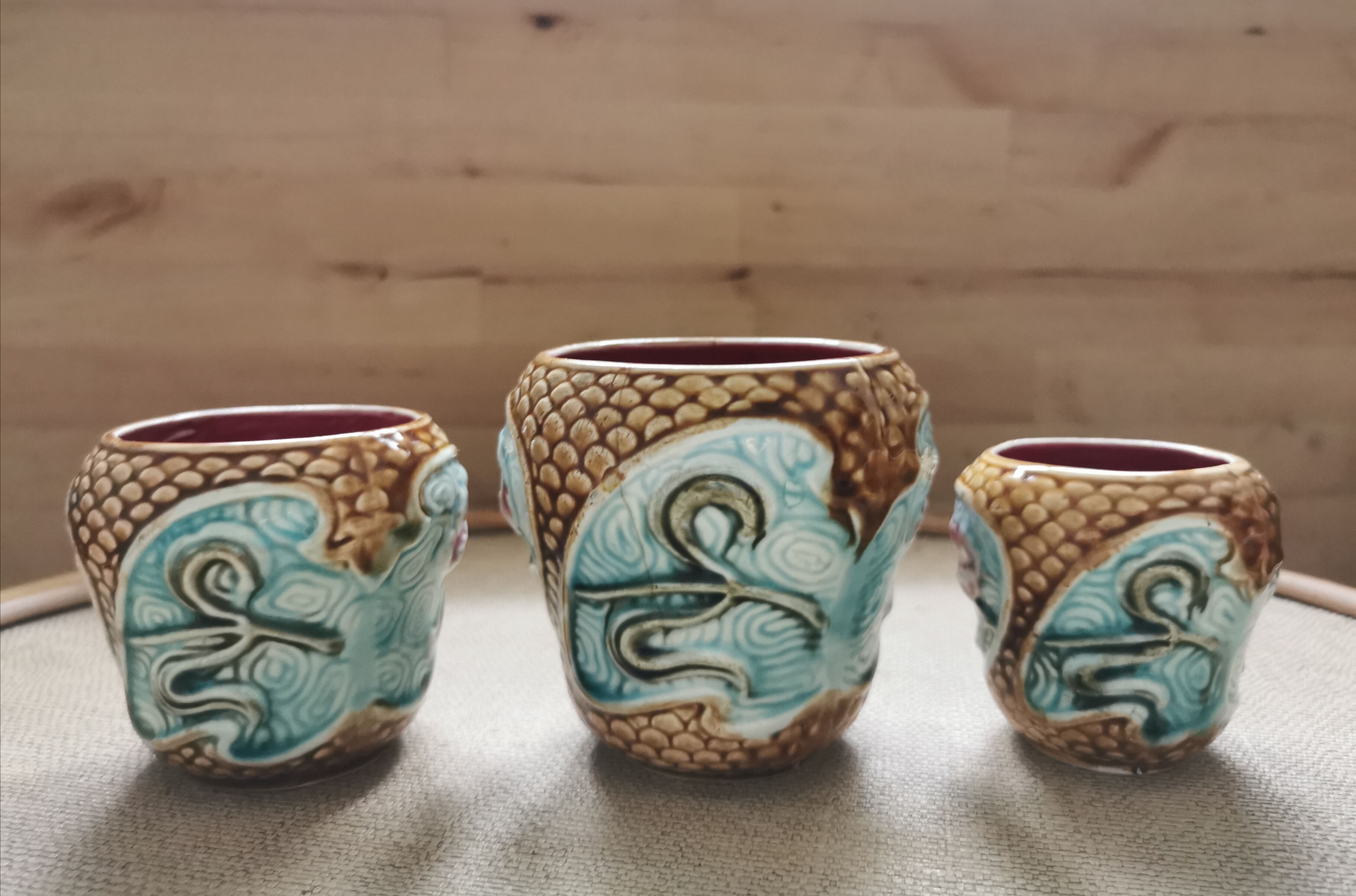 Vases plants in ancient dabbling