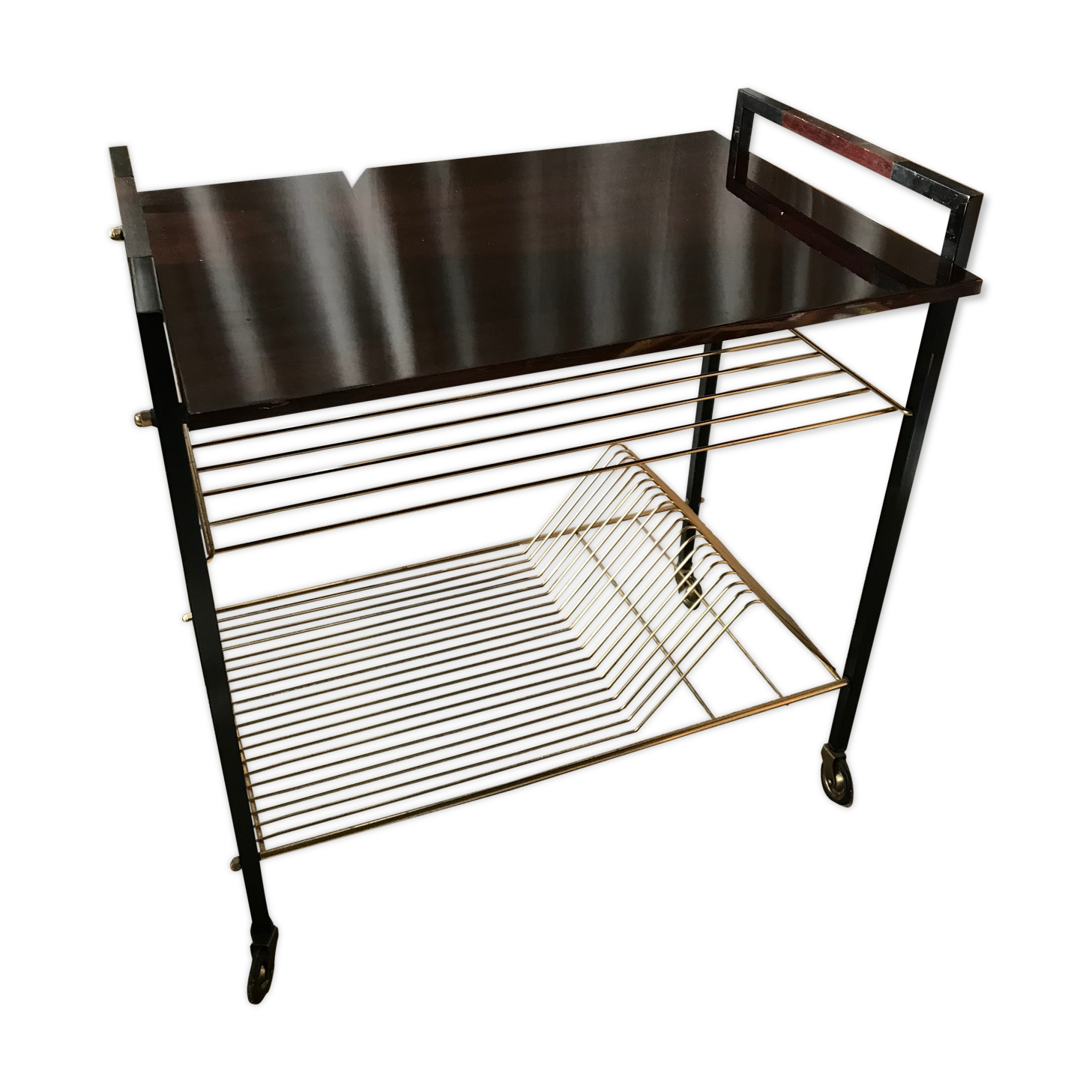 Serving table