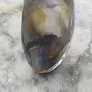 Vase de forme molle en pâte de verre