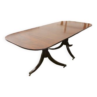Hepplewhite style dining table