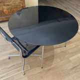 Round table N°3600 Arne Jacobsen - Fritz Hansen.