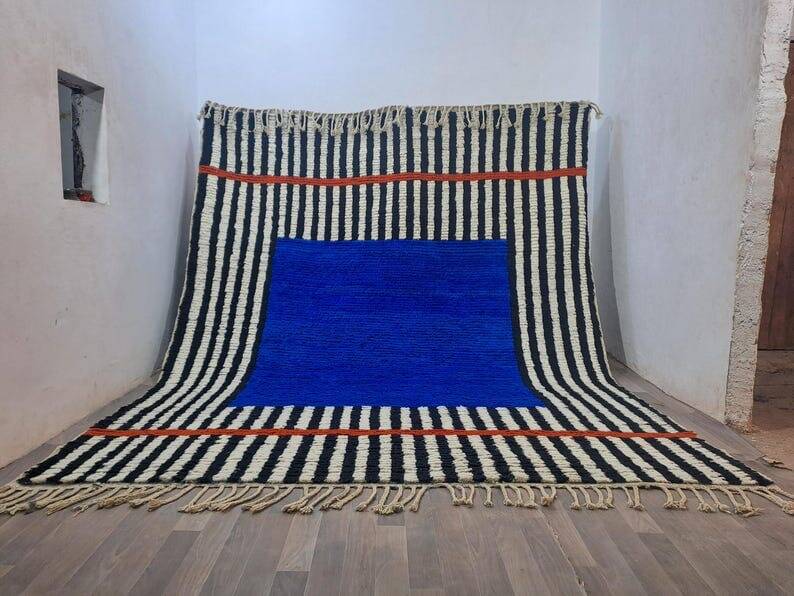 Handmade pure wool rug, size 200 x 300 cm.