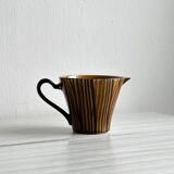 Pot à lait, saucière en céramique rayée.