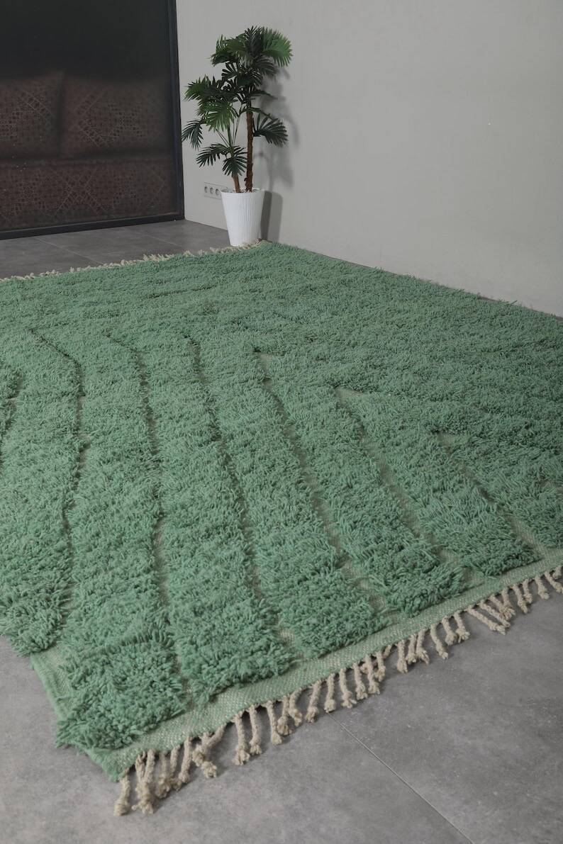 Traditional handwoven Berber rug in green, size 1.5/3.5 m.