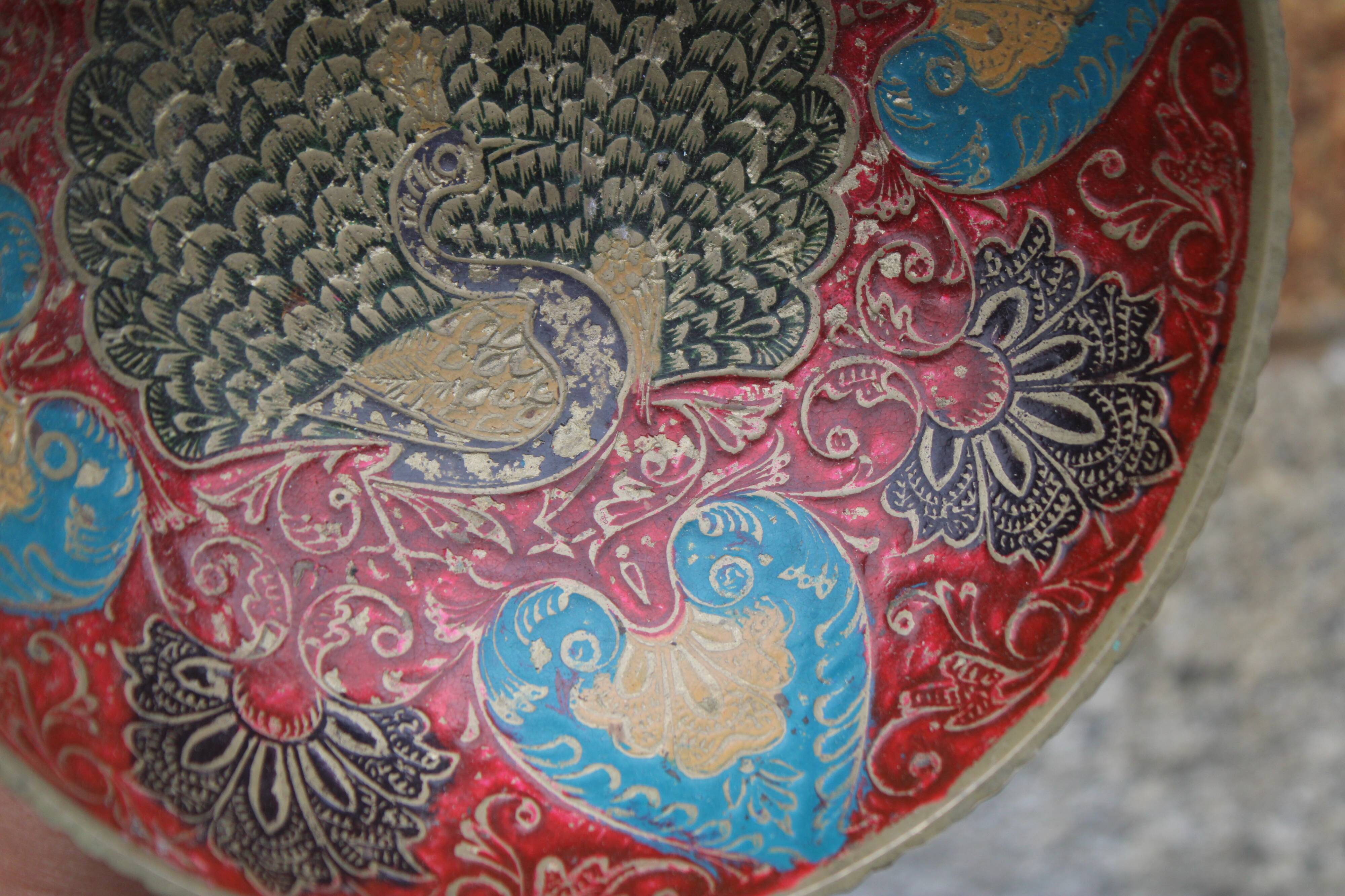 Decorative bowl in hammered brass, oriental style
