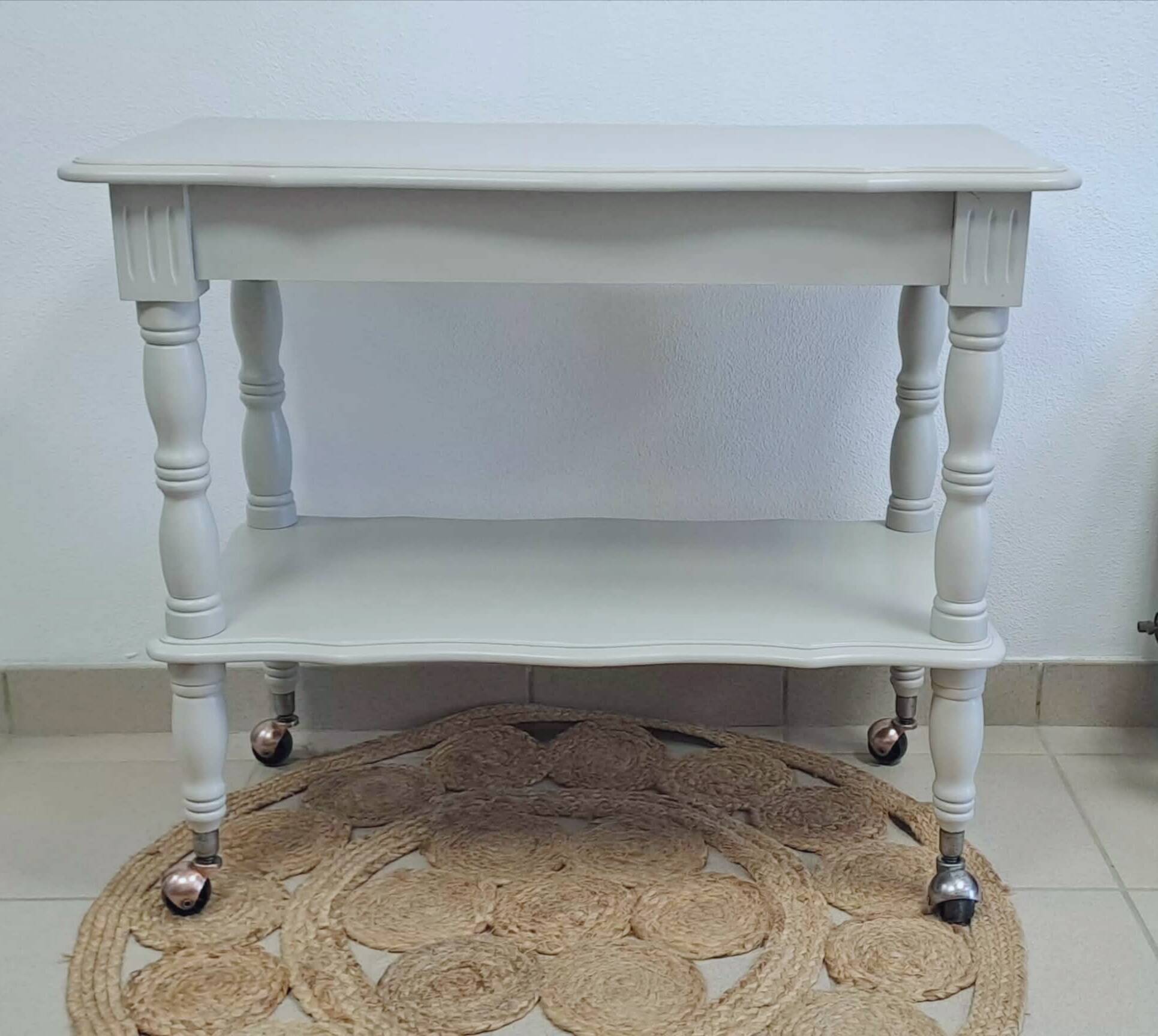 Desserte à roulettes