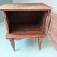 Table de chevet ancienne en bois massif