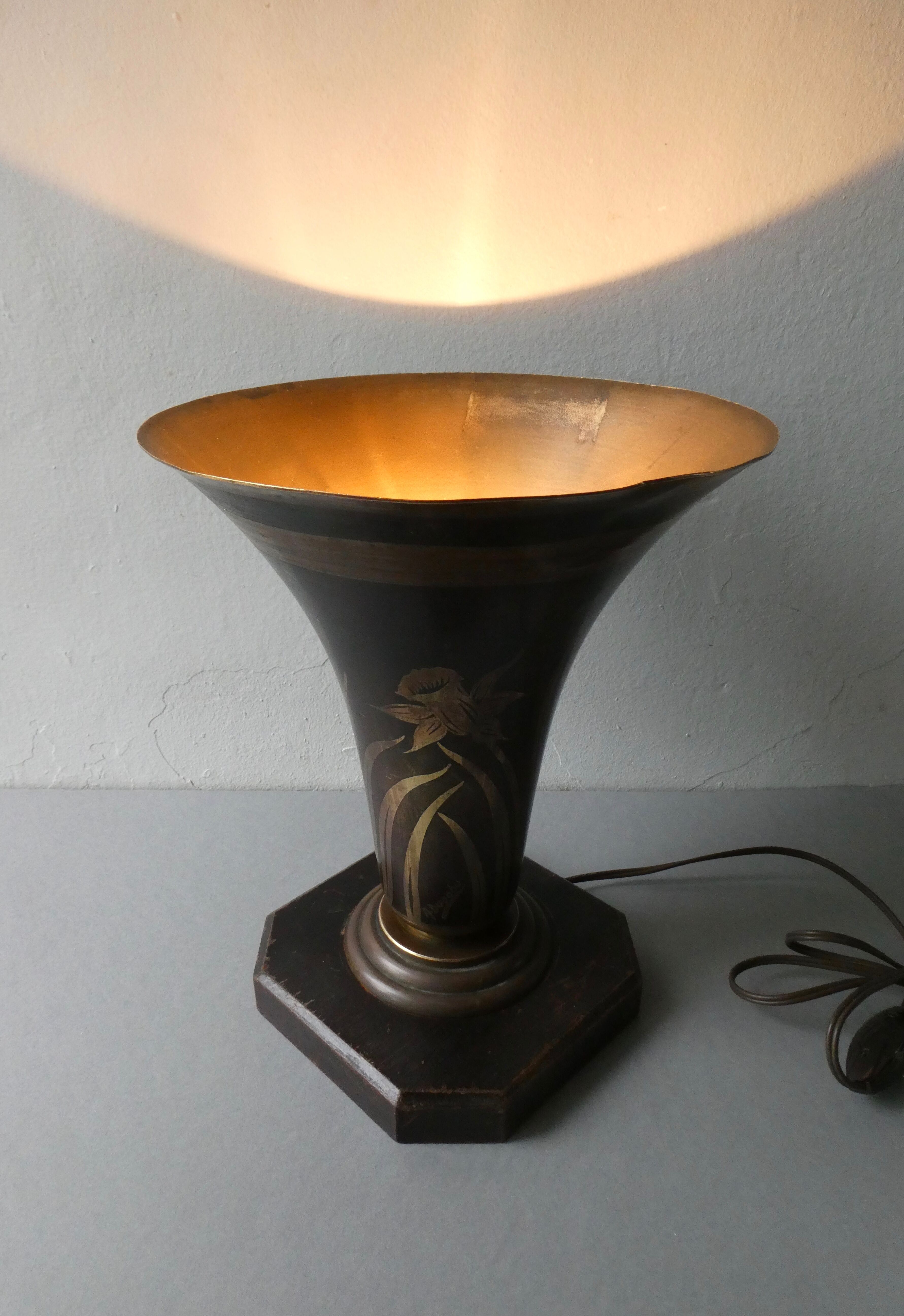 Art Deco cornet lamp, signed A Ducobu, narcissus